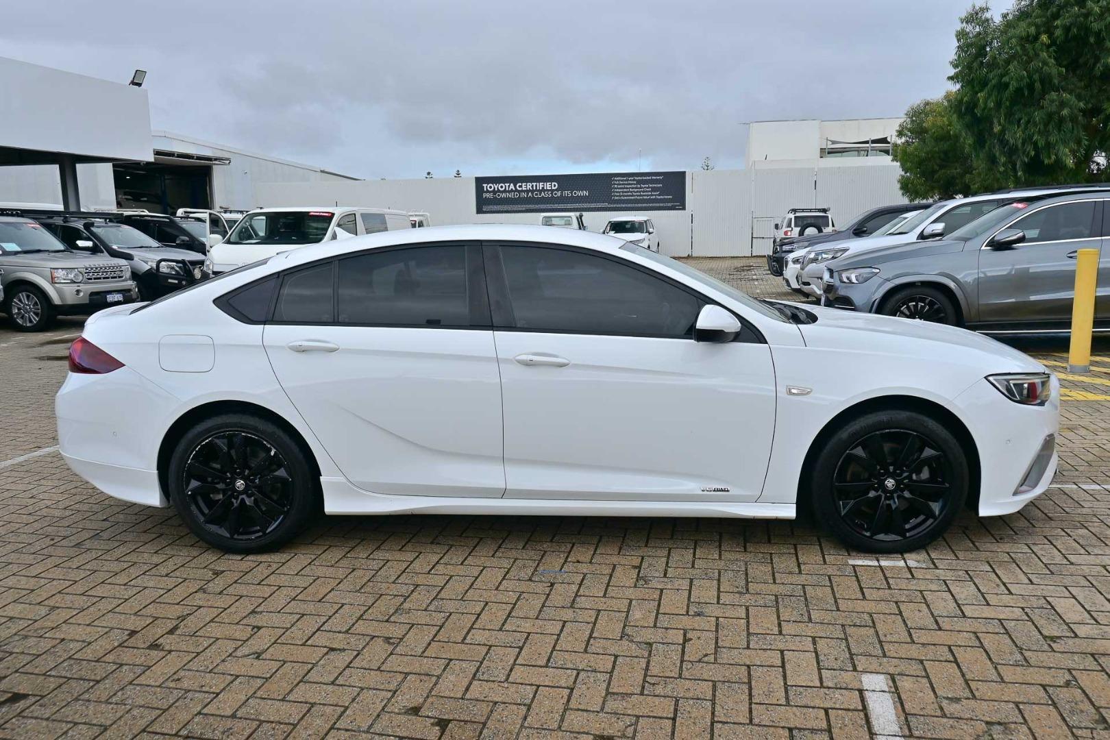 2018 Holden Commodore RS in White