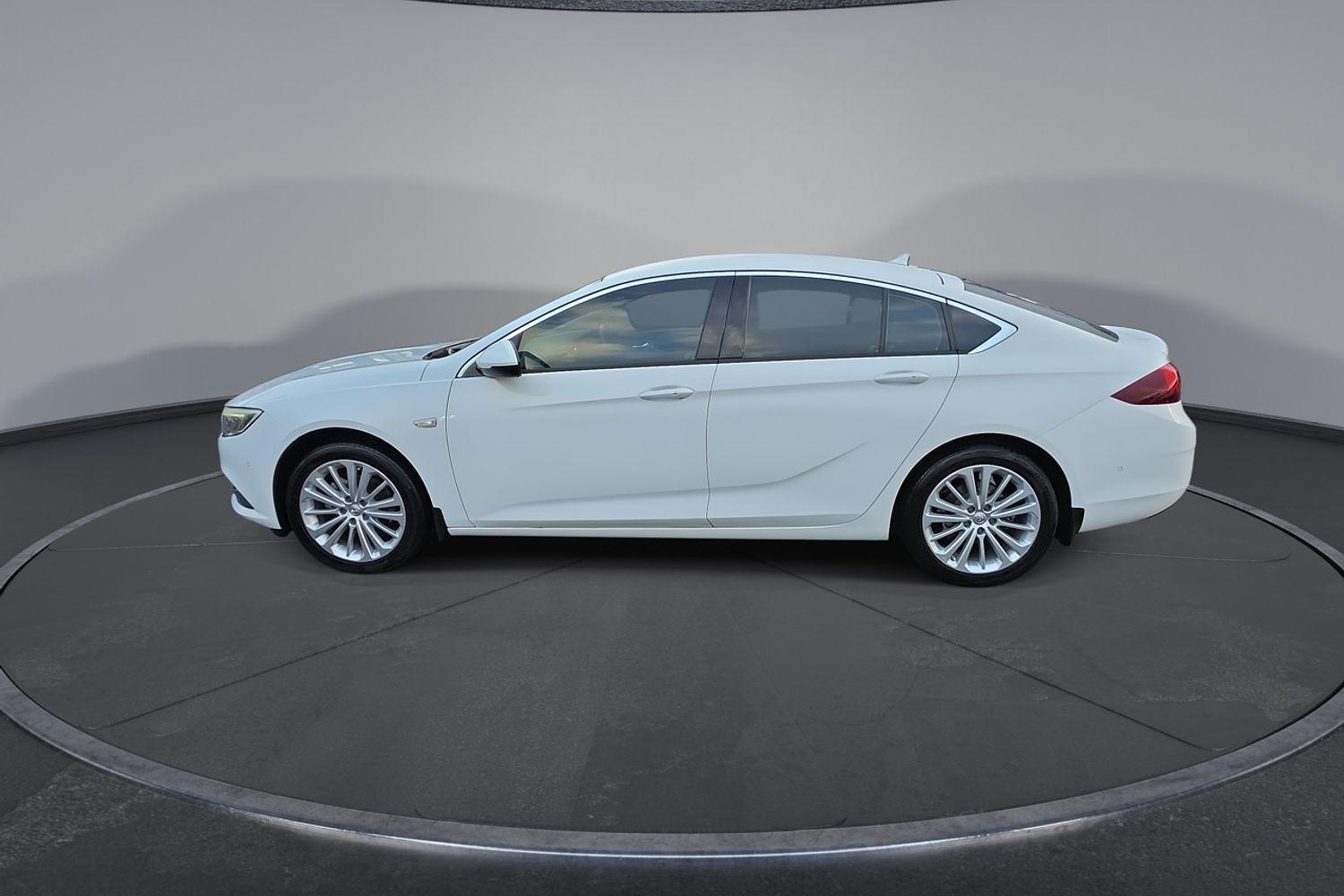 2018 Holden Calais Base in White