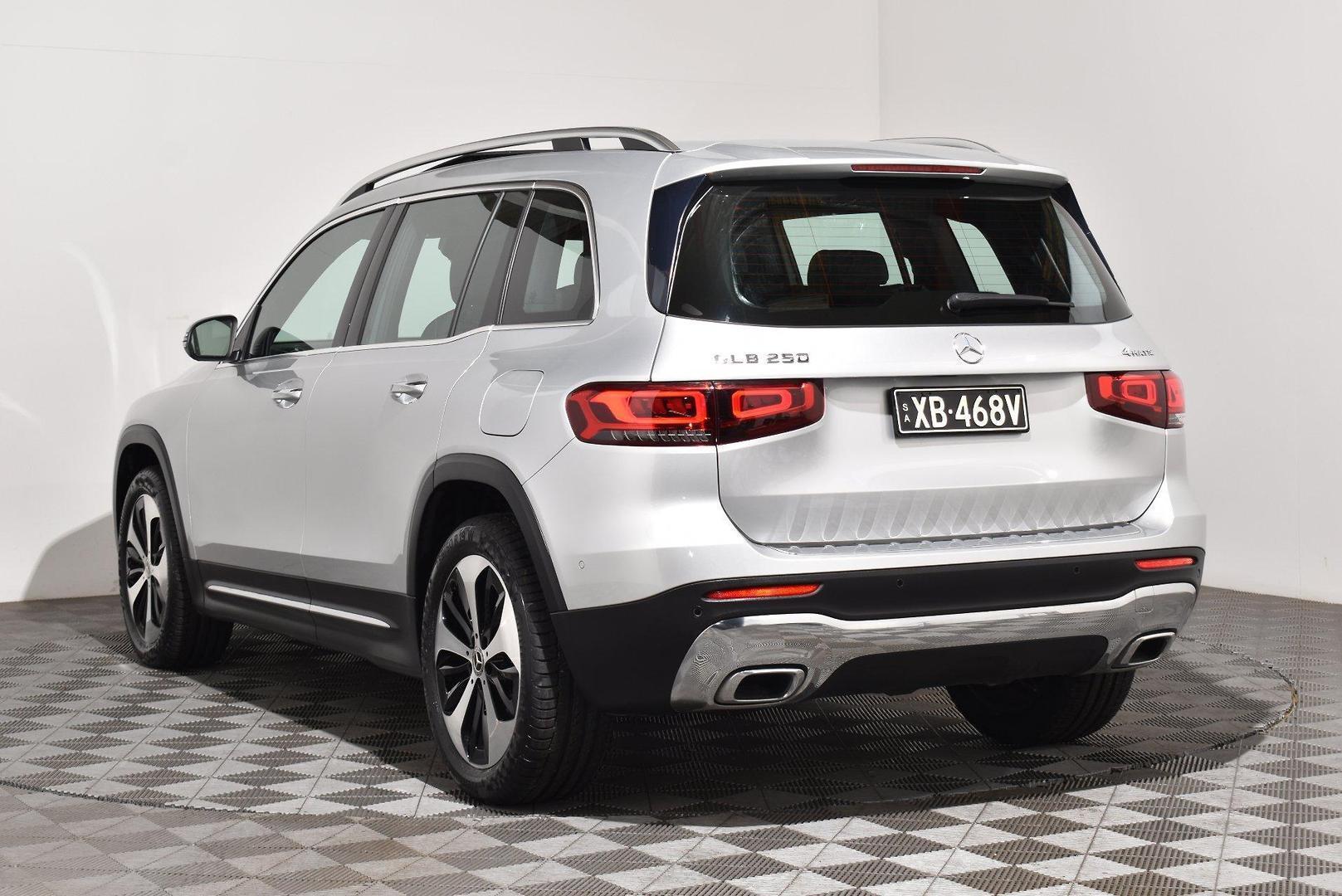 2021 Mercedes-Benz GLB-Class GLB250 in Iridium Silver