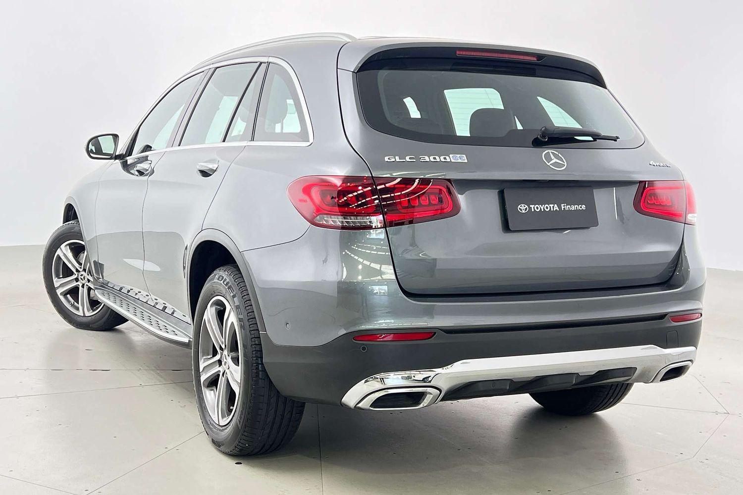 2022 Mercedes-Benz GLC-Class GLC300 in Grey