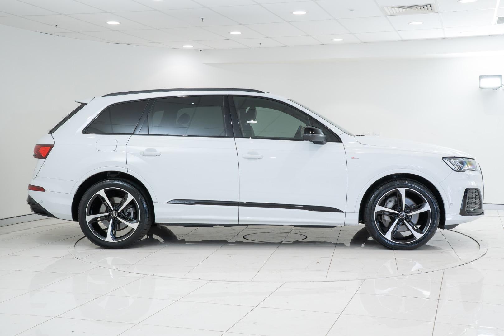 2023 Audi Q7 50 TDI S line in Other