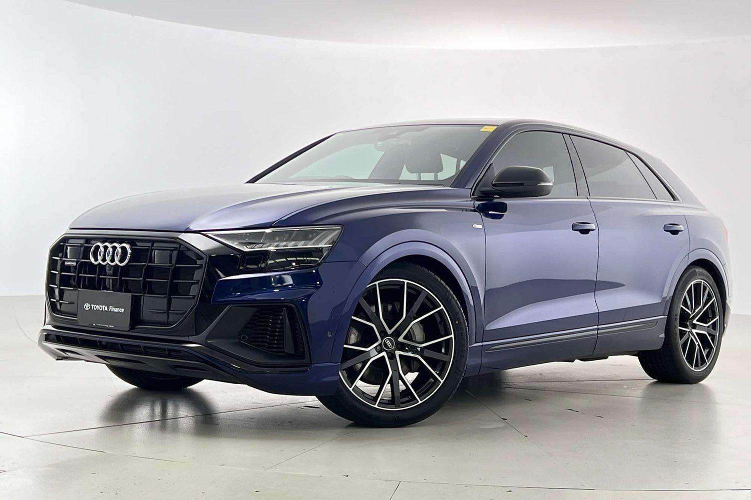 2022 Audi Q8 50 TDI S line in Blue