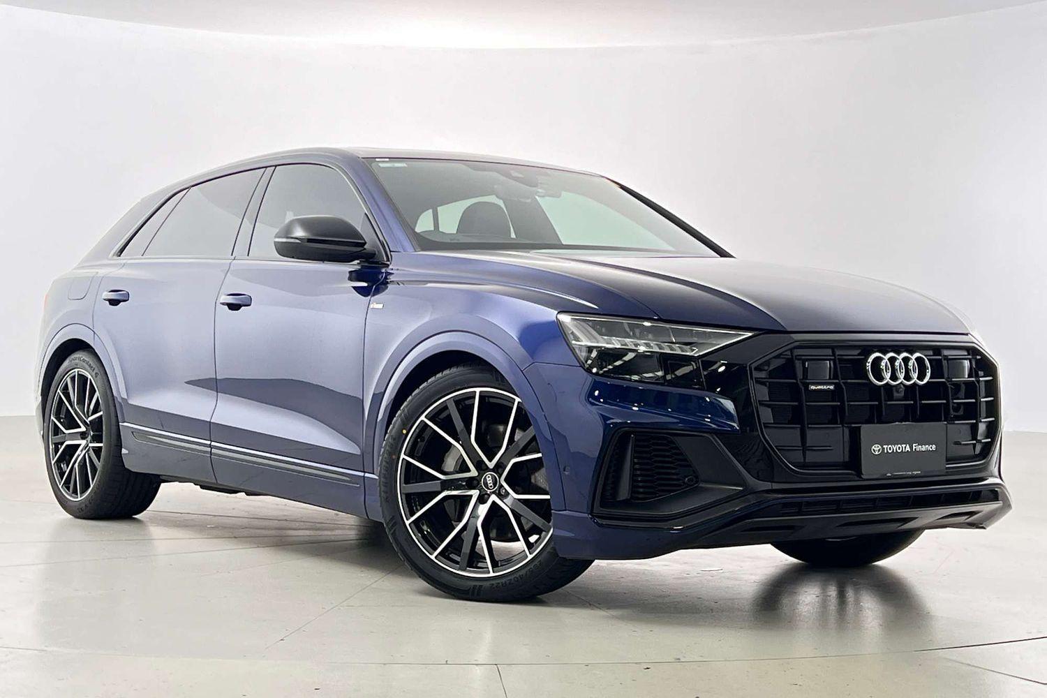 2022 Audi Q8 50 TDI S line in Blue