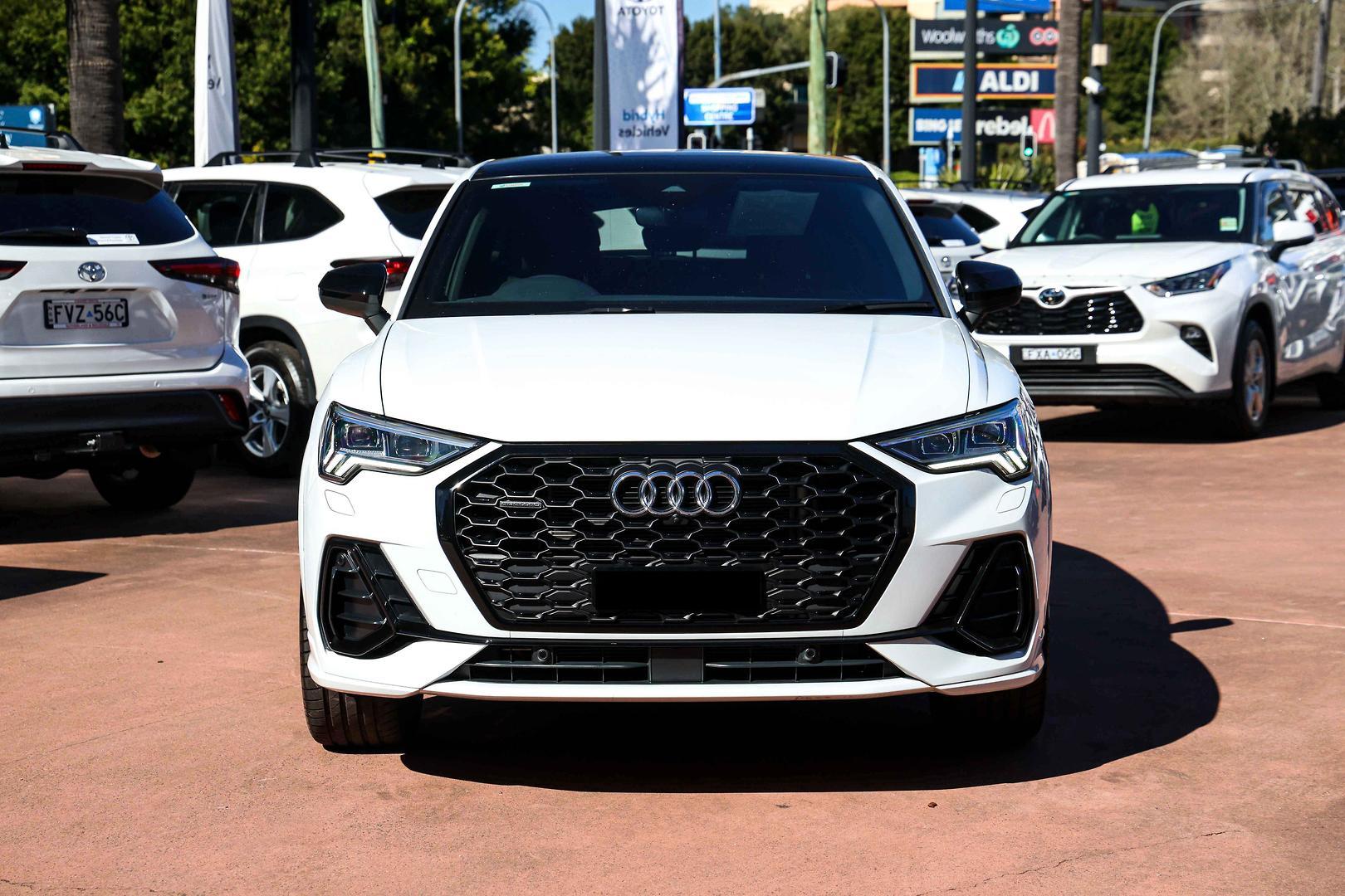 2023 Audi Q3 40 TFSI S line in White
