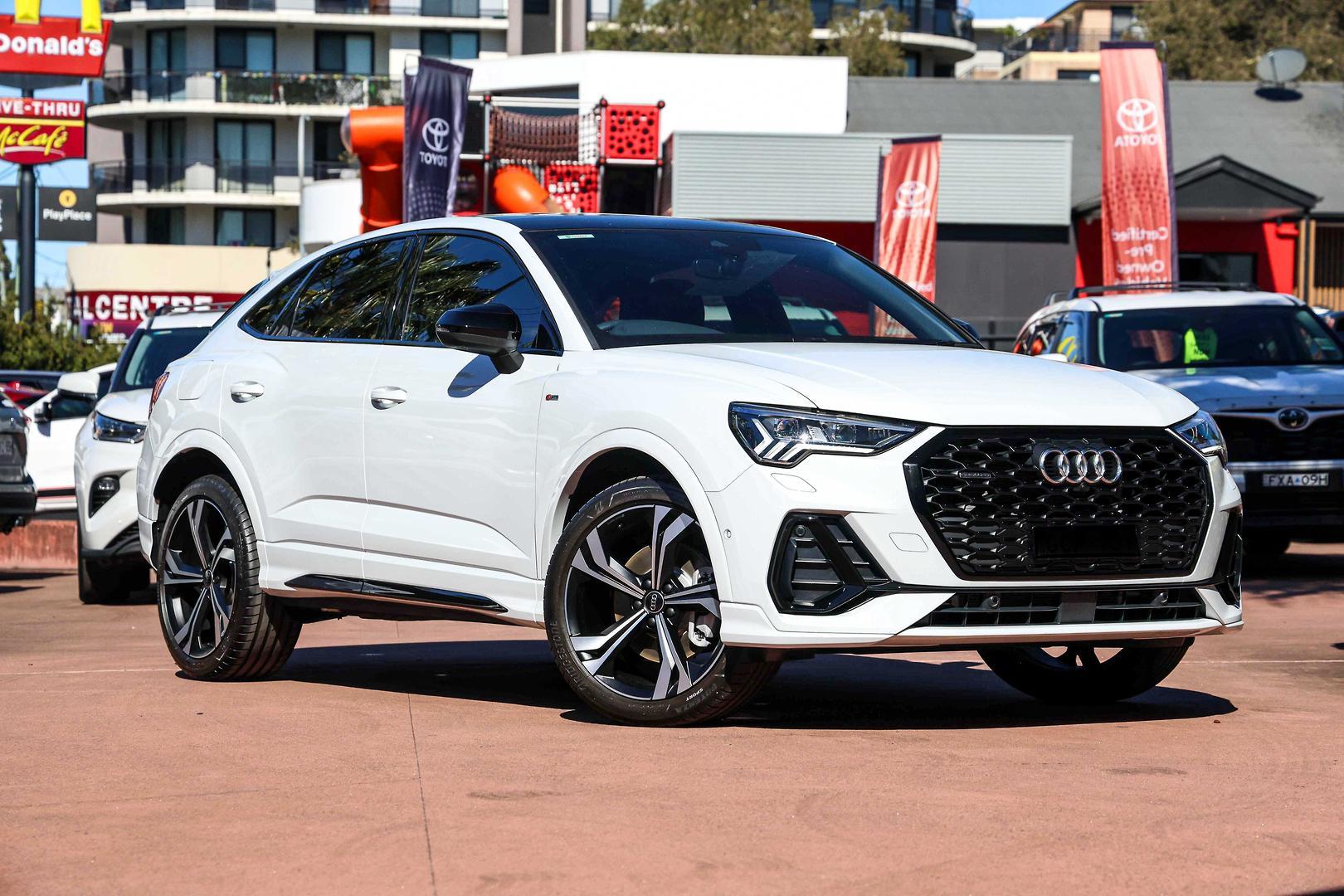2023 Audi Q3 40 TFSI S line in White