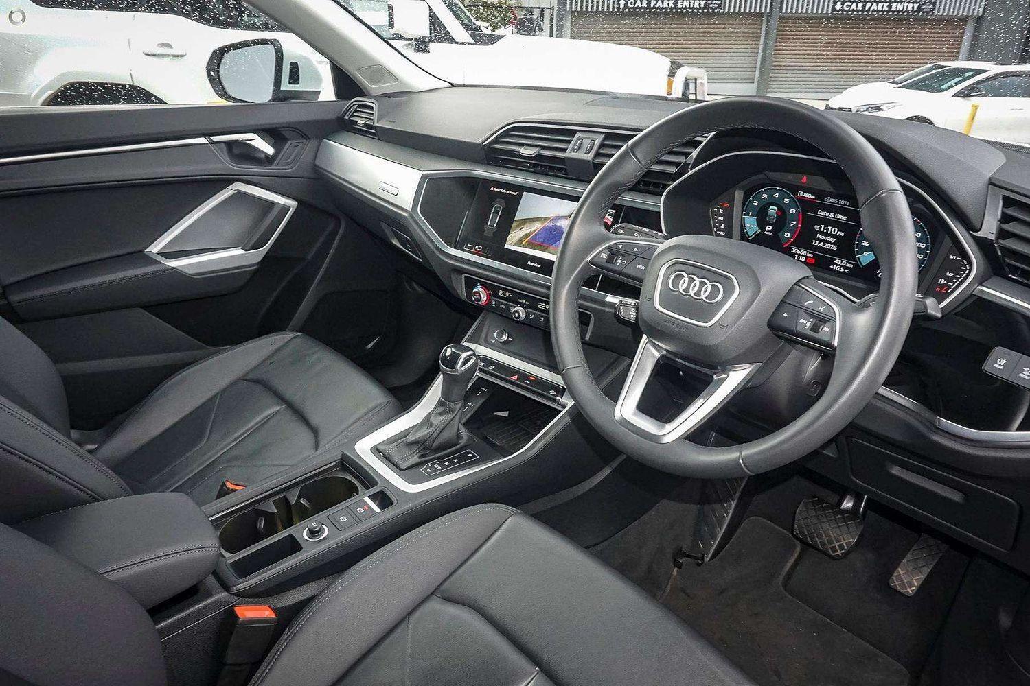 2024 Audi Q3 35 TFSI S line in White