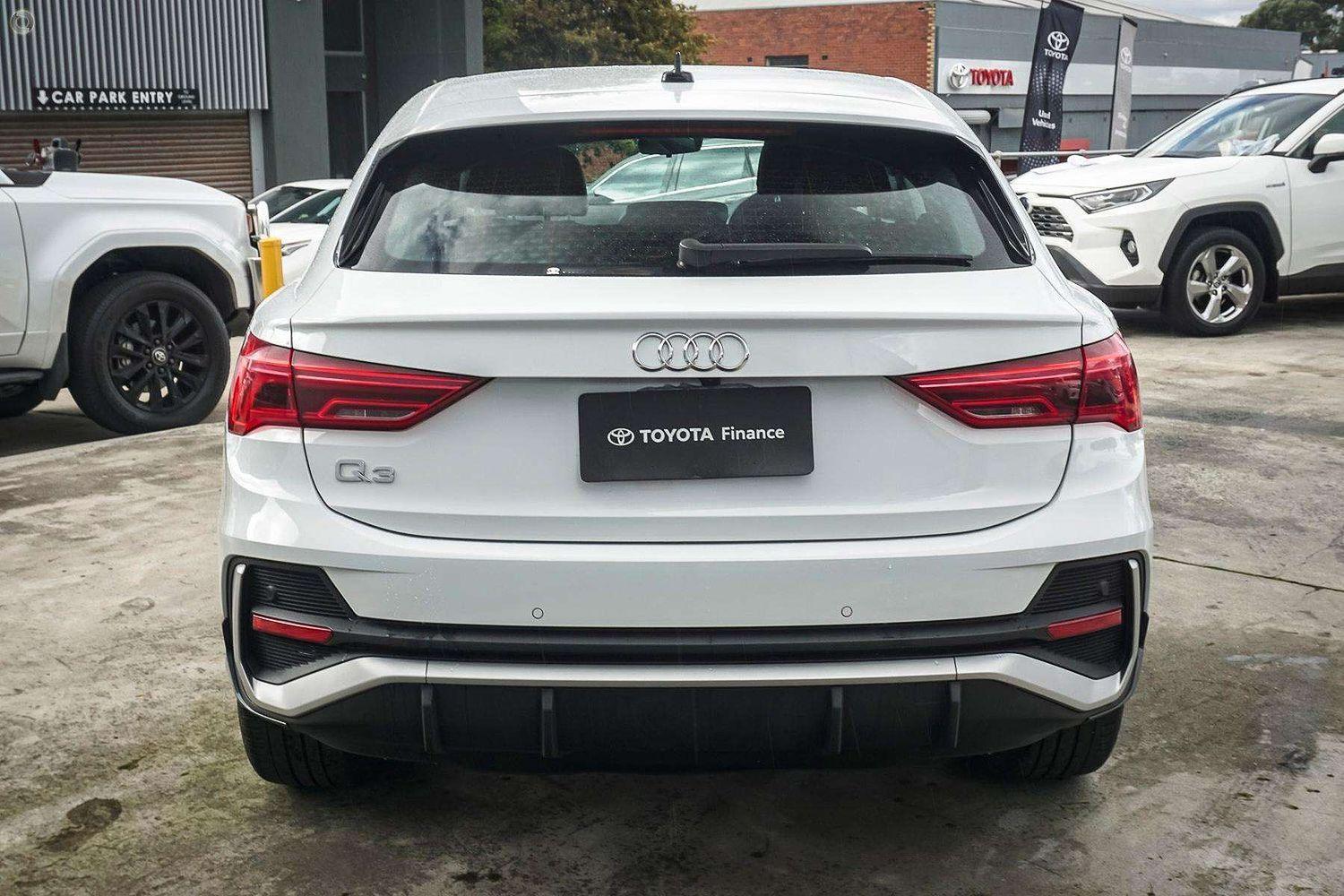 2024 Audi Q3 35 TFSI S line in White