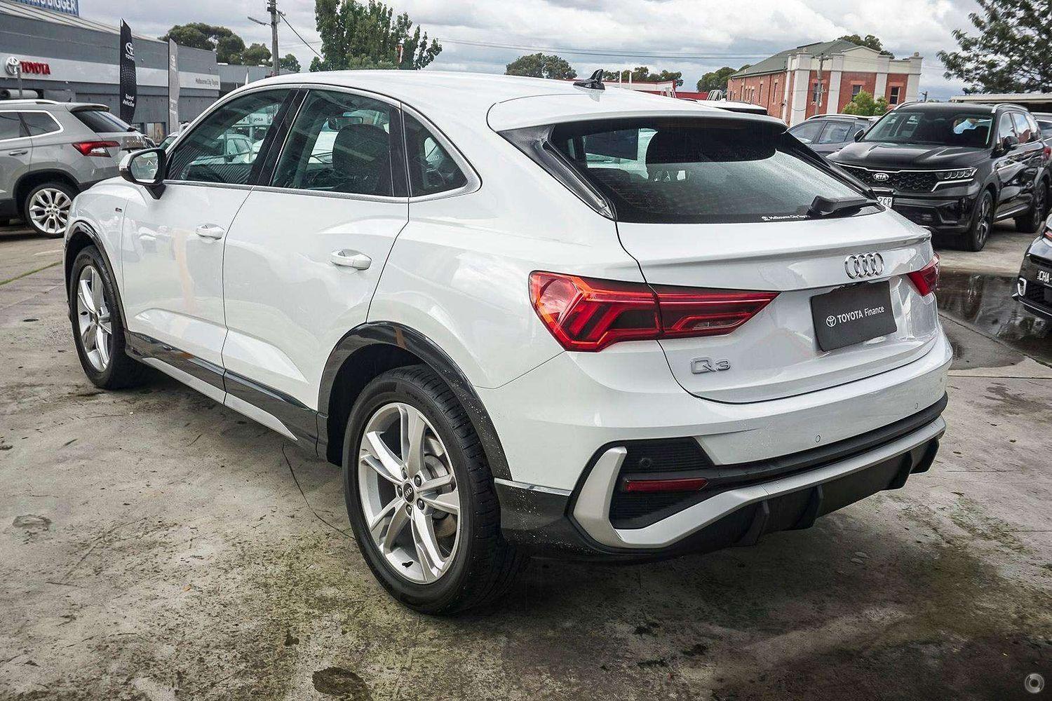 2024 Audi Q3 35 TFSI S line in White