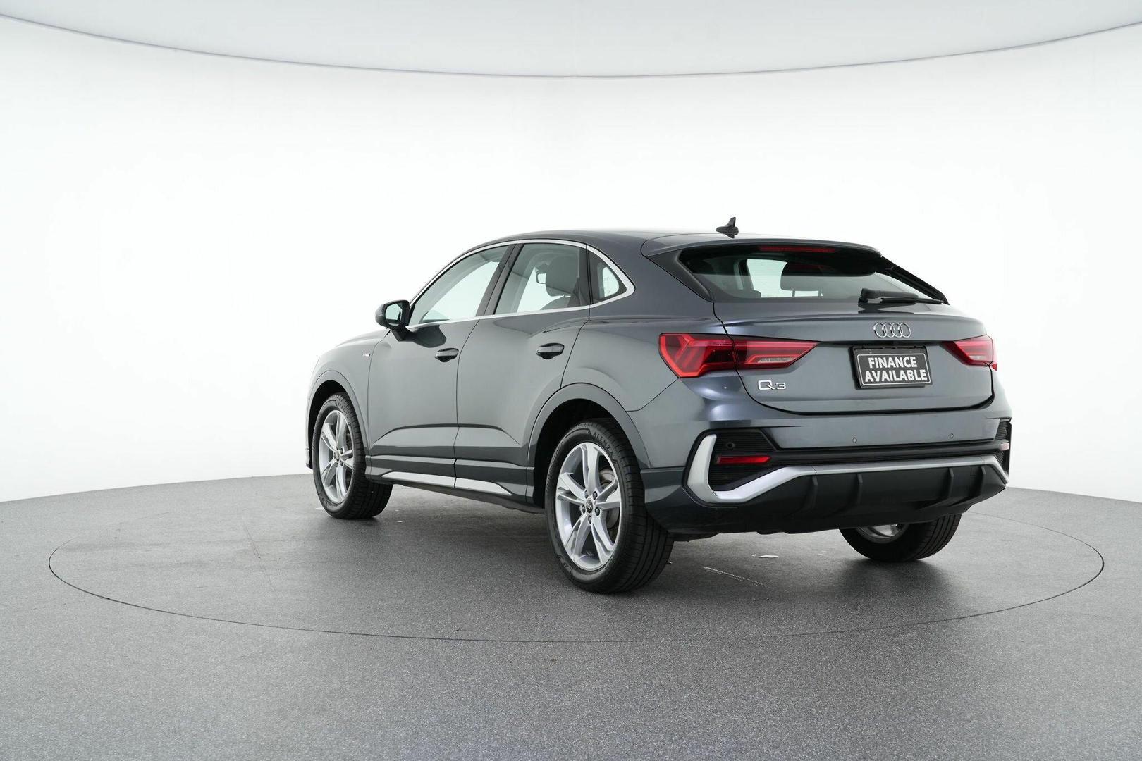 2024 Audi Q3 35 TFSI S line in Grey