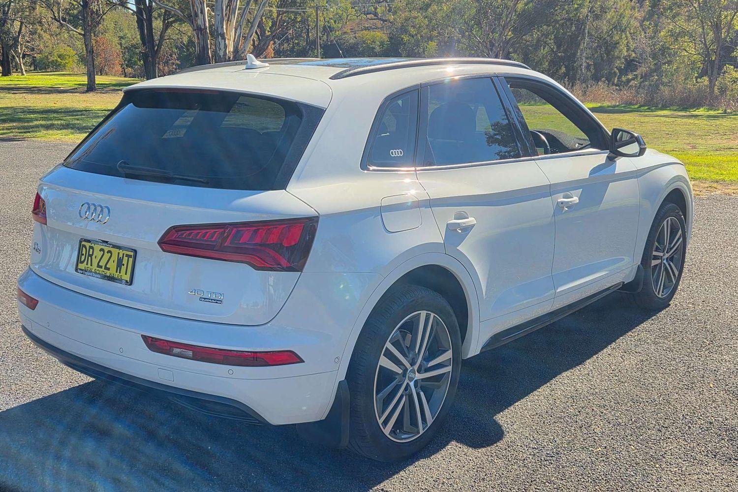 2019 Audi Q5 40 TDI sport in Glacier White