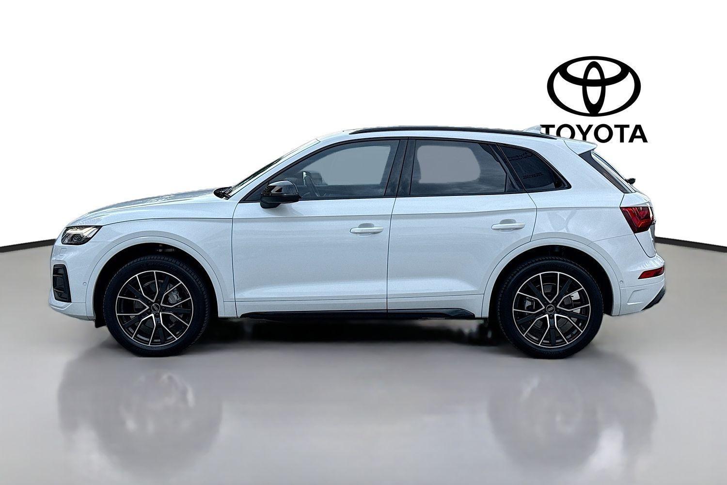 2024 Audi Q5 45 TFSI Sport in White