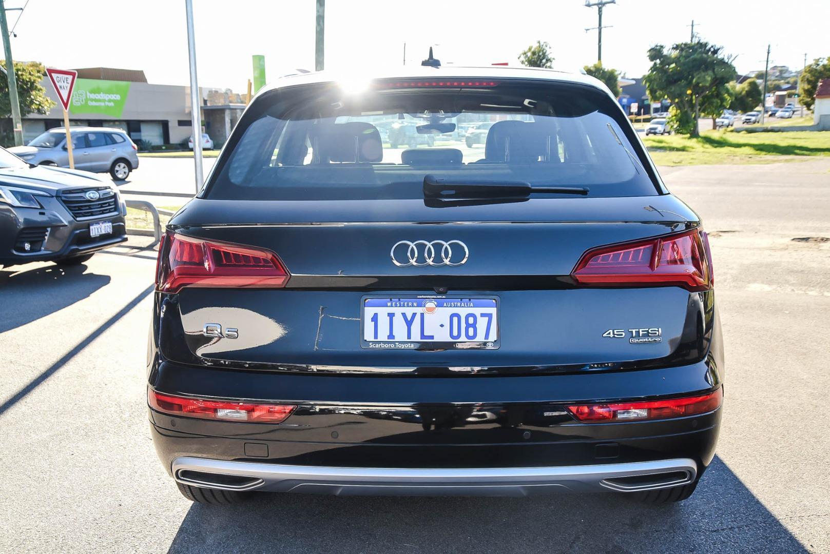 2019 Audi Q5 45 TFSI sport in Black