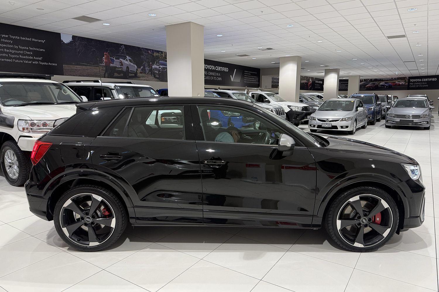2021 Audi SQ2 Base in Black