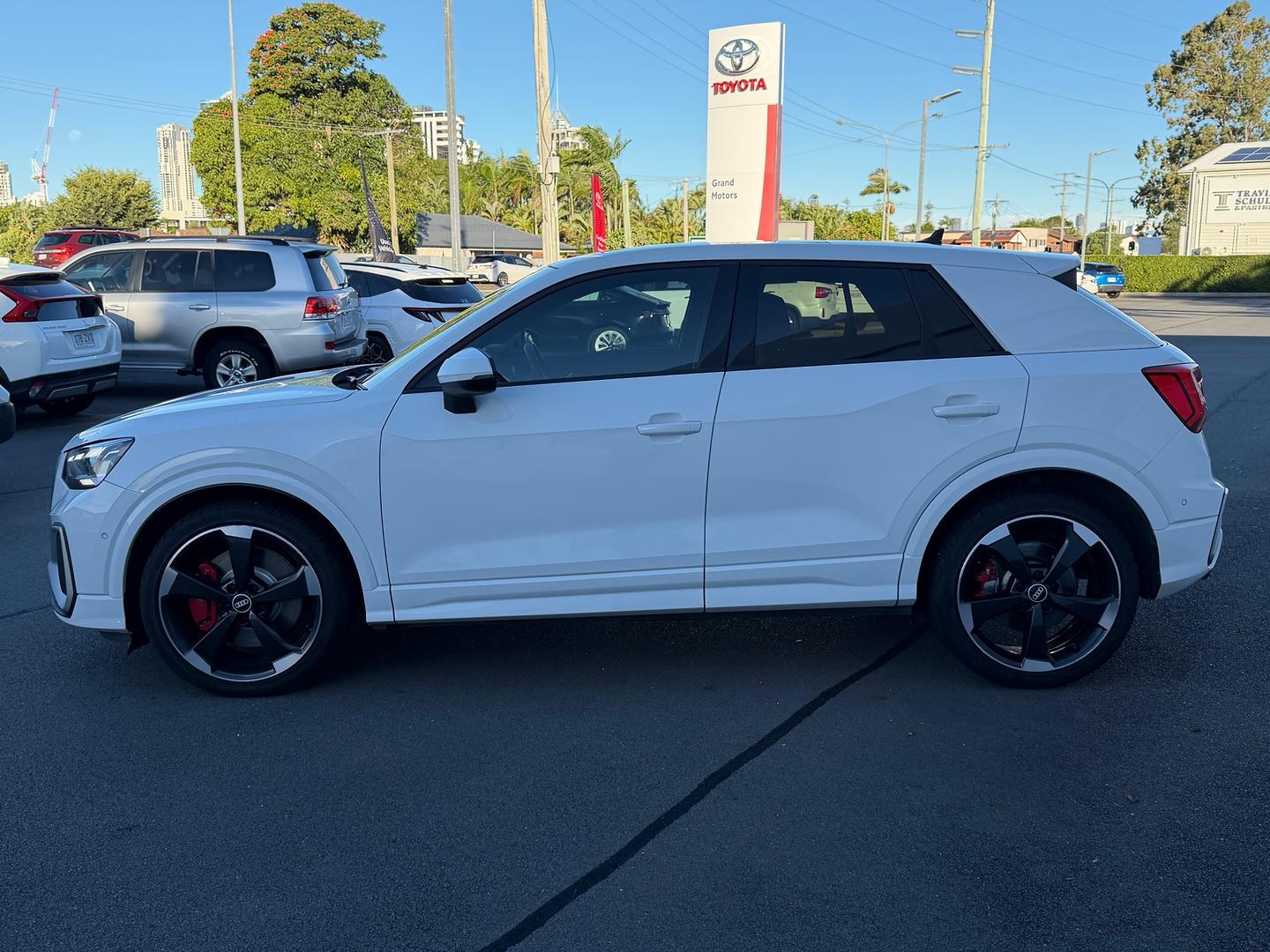 2021 Audi SQ2 Base in White