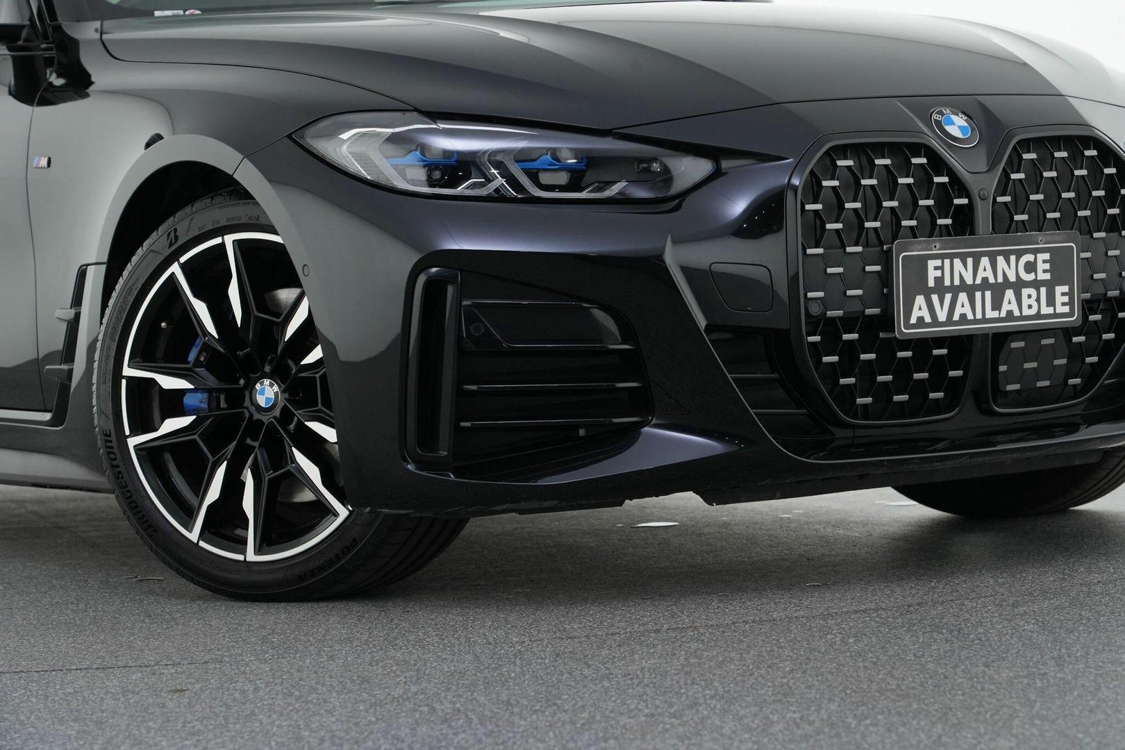 2023 BMW 4 Series M440i xDrive in Black