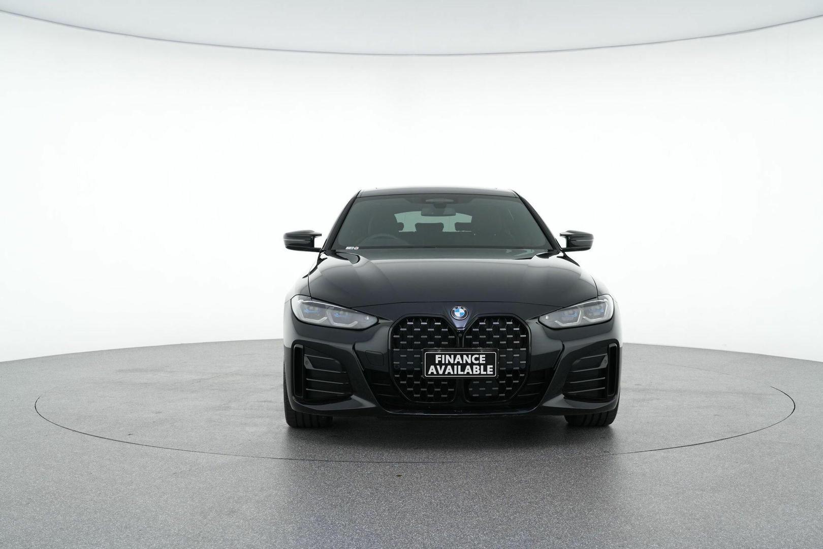 2023 BMW 4 Series M440i xDrive in Black