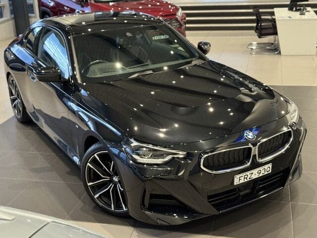 2021 BMW 2 Series 220i M Sport in Black