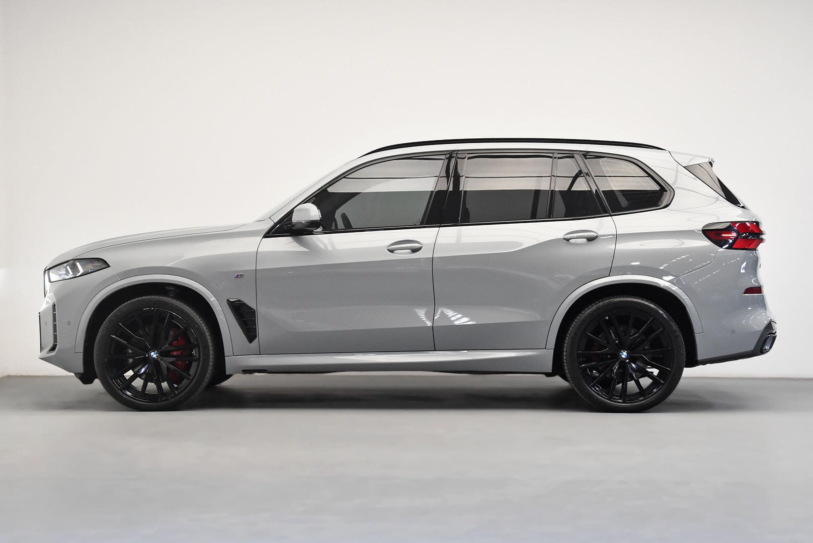 2023 BMW X5 xDrive40i M Sport in Brooklyn Grey
