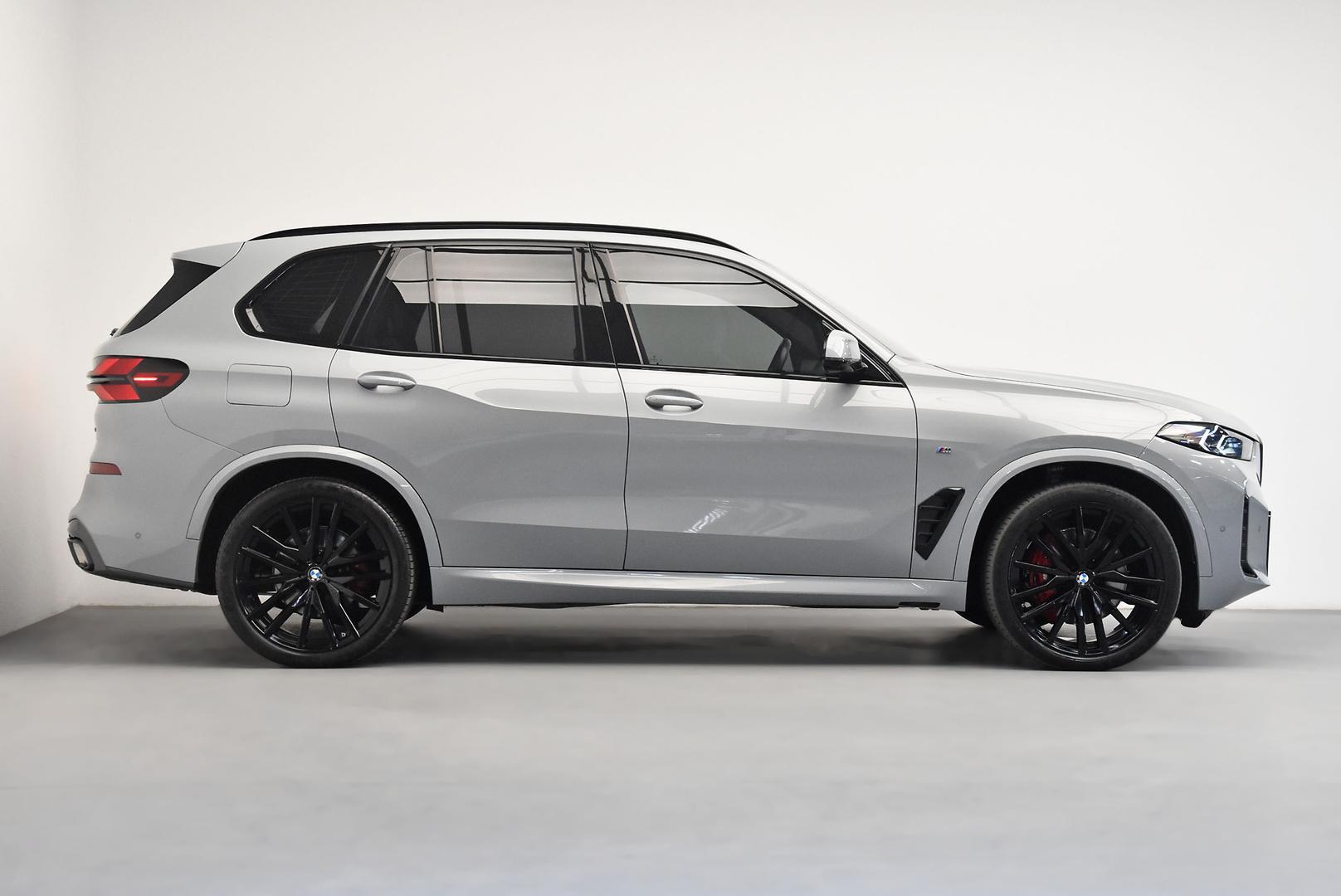2023 BMW X5 xDrive40i M Sport in Brooklyn Grey