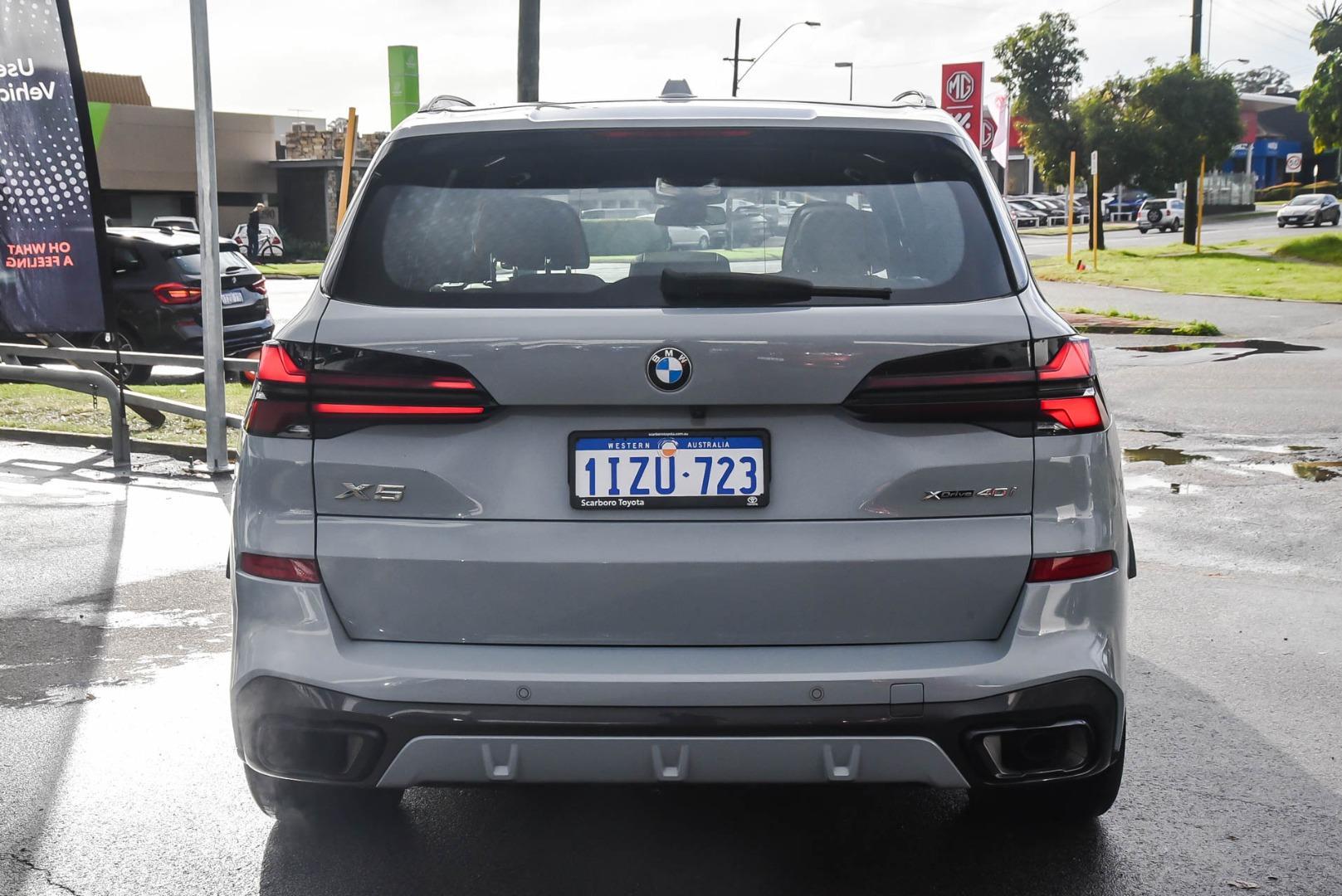 2023 BMW X5 xDrive40i M Sport in Grey