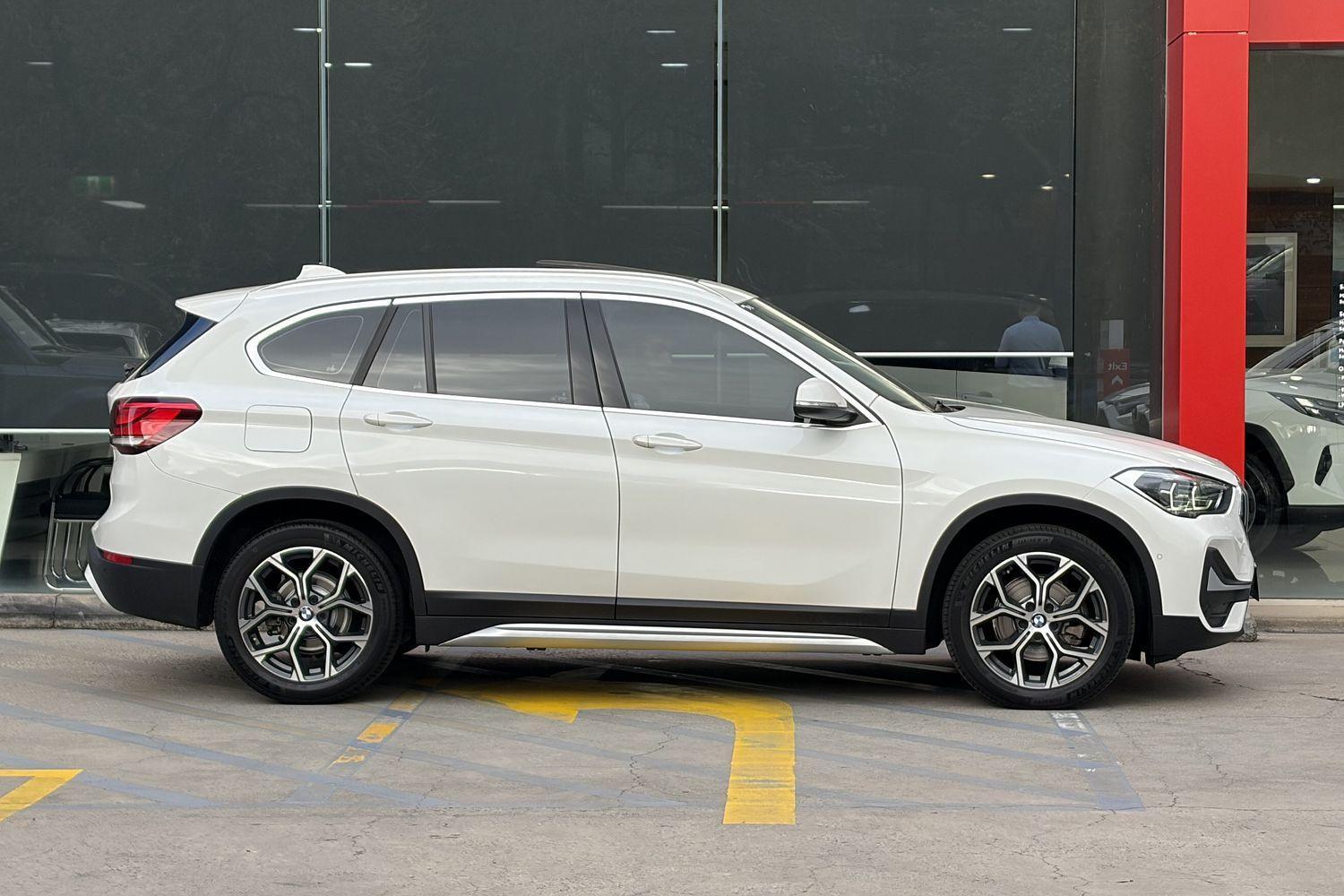 2021 BMW X1 sDrive18i in White