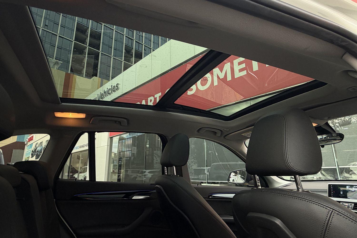 2021 BMW X1 sDrive18i in White