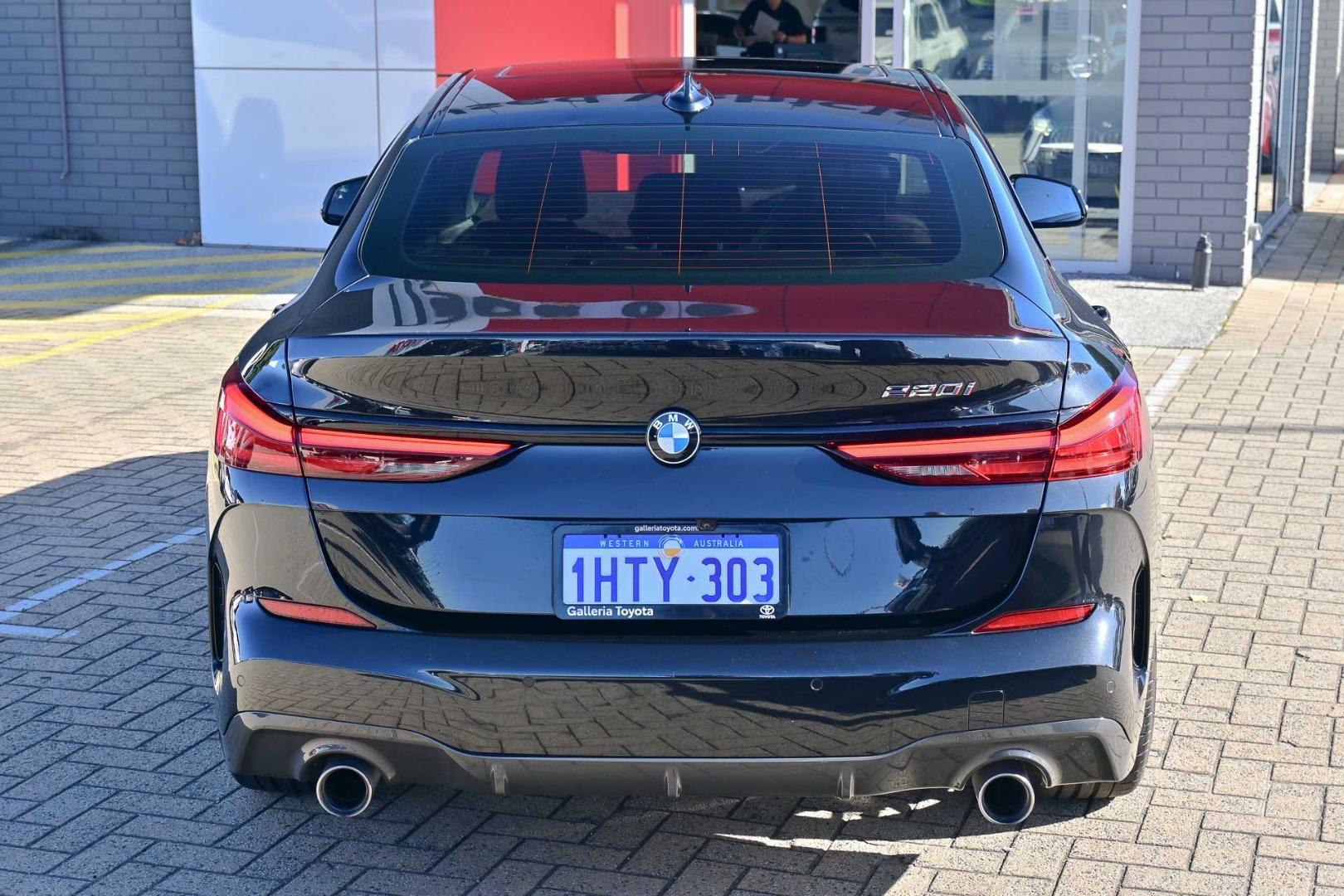 2022 BMW 2 Series 220i M Sport in Black
