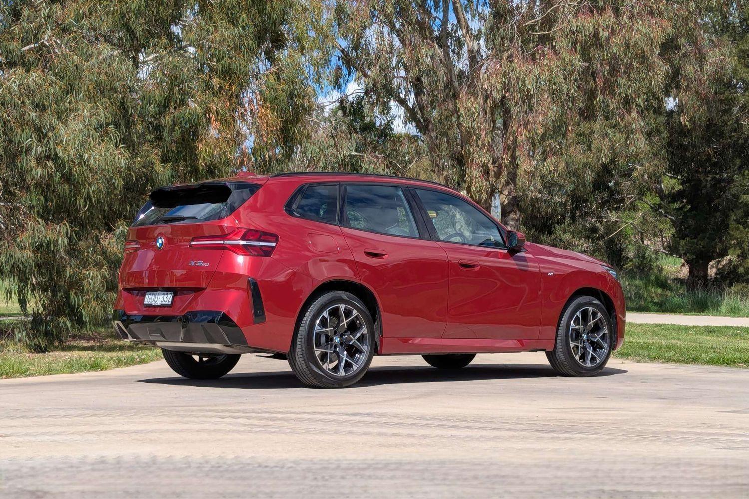 2025 BMW X3 20 xDrive in Red