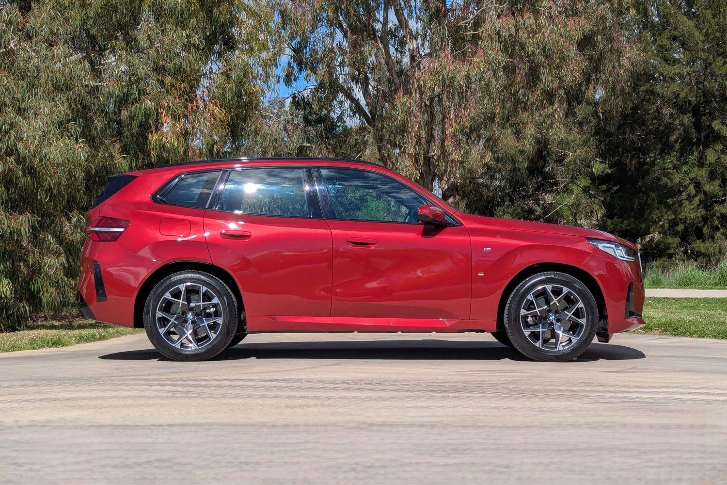 2025 BMW X3 20 xDrive in Red