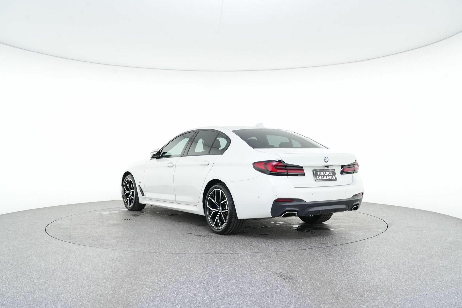 2023 BMW 5 Series 530d M Sport in White