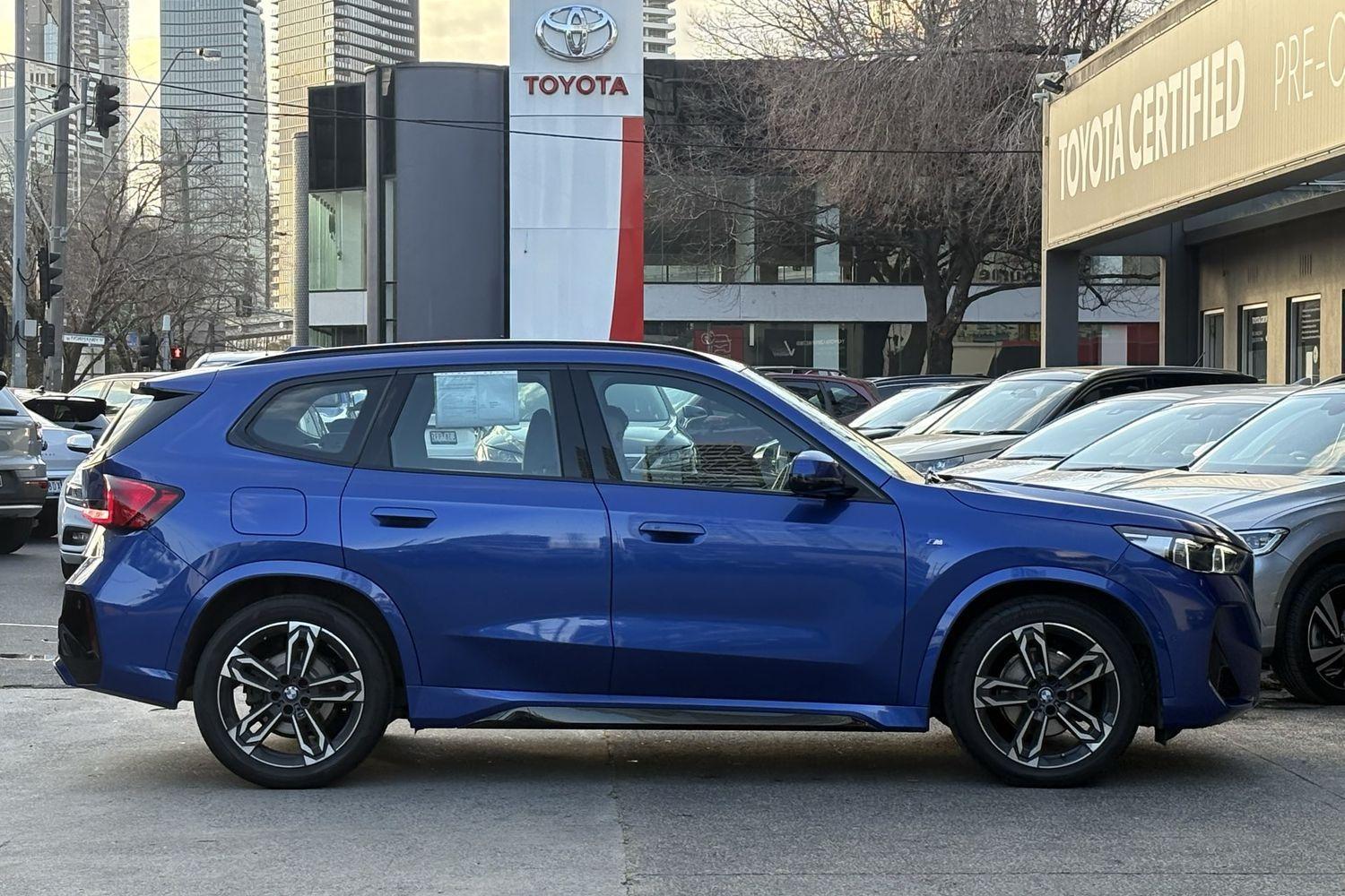 2023 BMW X1 xDrive20i M Sport in Blue