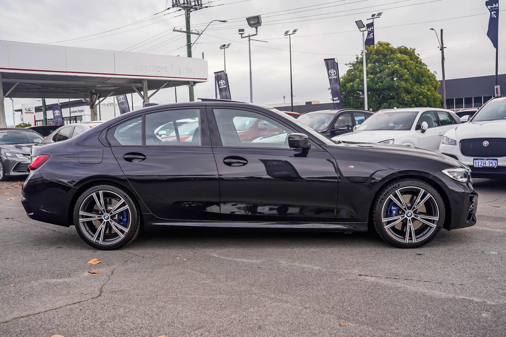 2019 BMW 3 Series 330i M Sport in Black