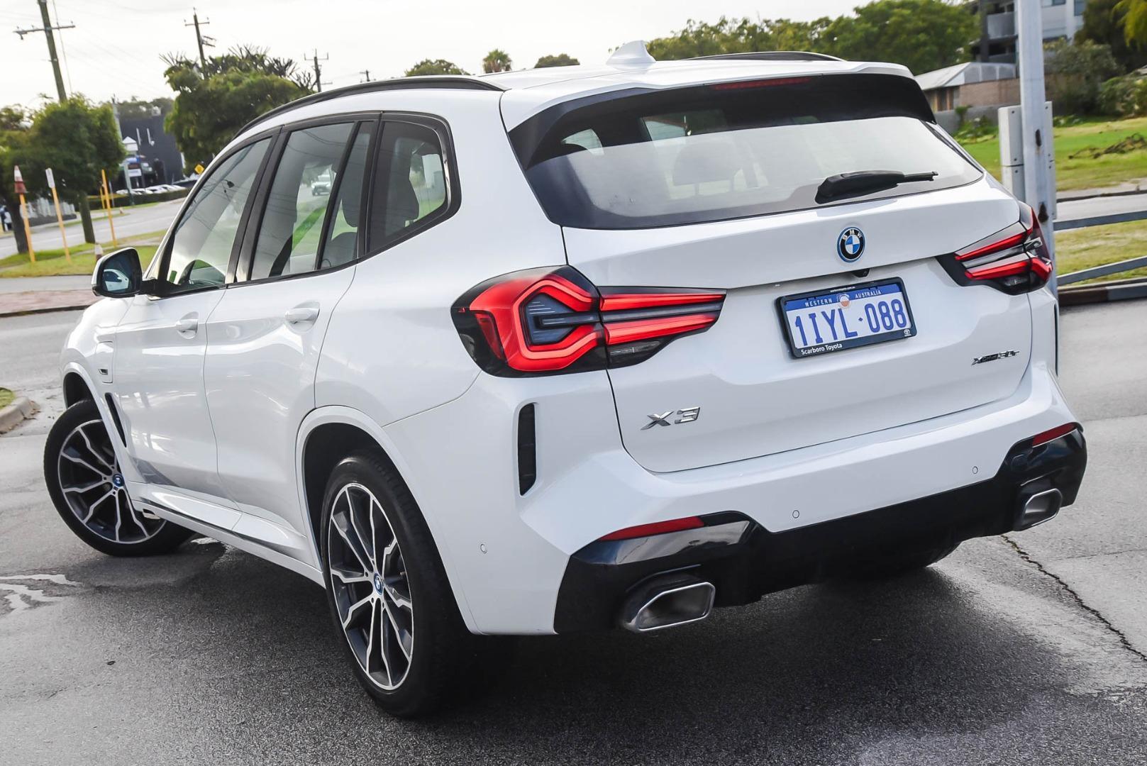 2021 BMW X3 xDrive30e M Sport in White