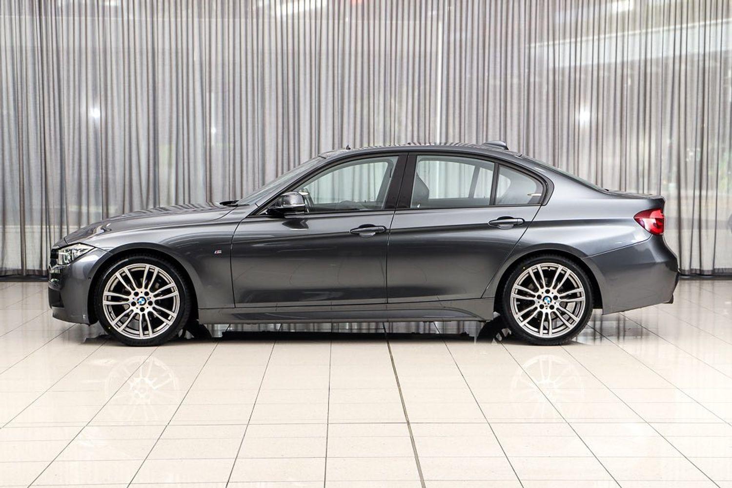2015 BMW 3 Series 320i Sport Line in Grey