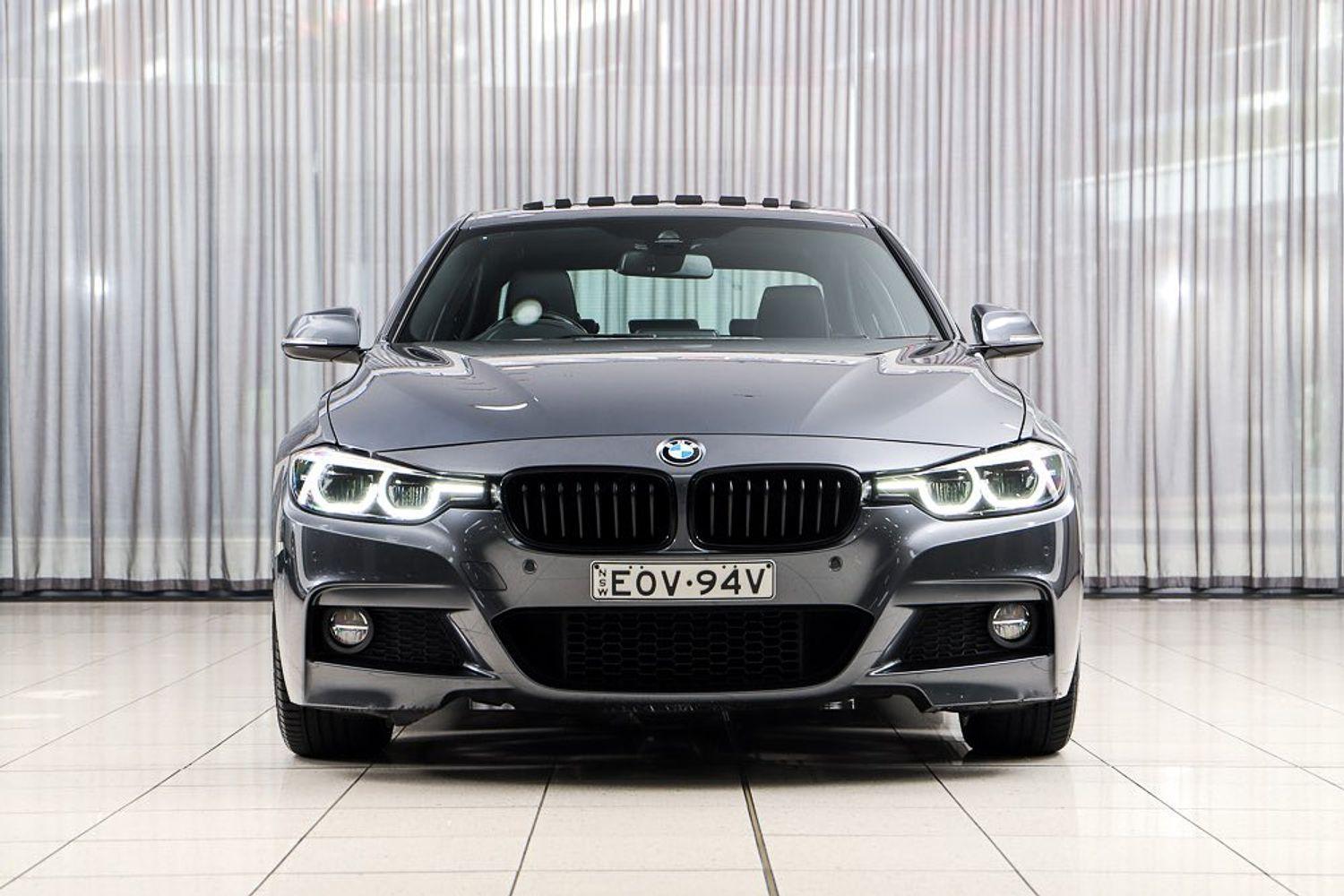 2015 BMW 3 Series 320i Sport Line in Grey
