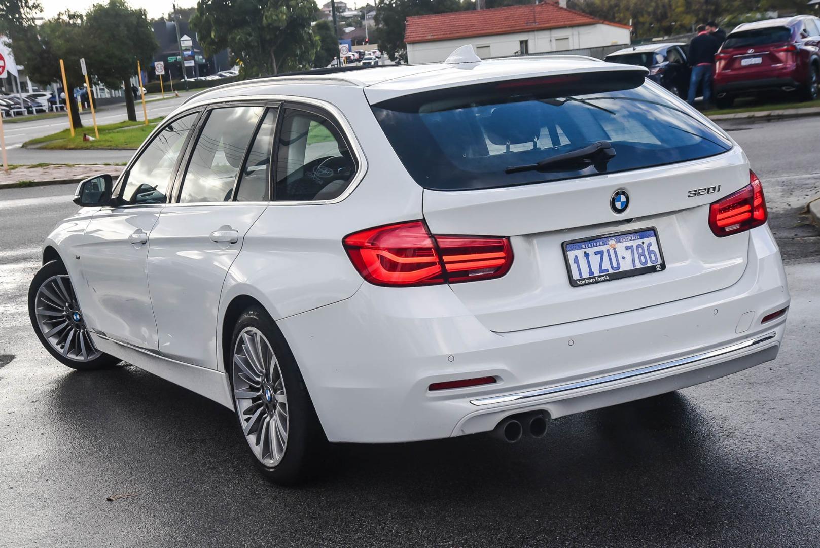 2015 BMW 3 Series 320i Sport Line in White