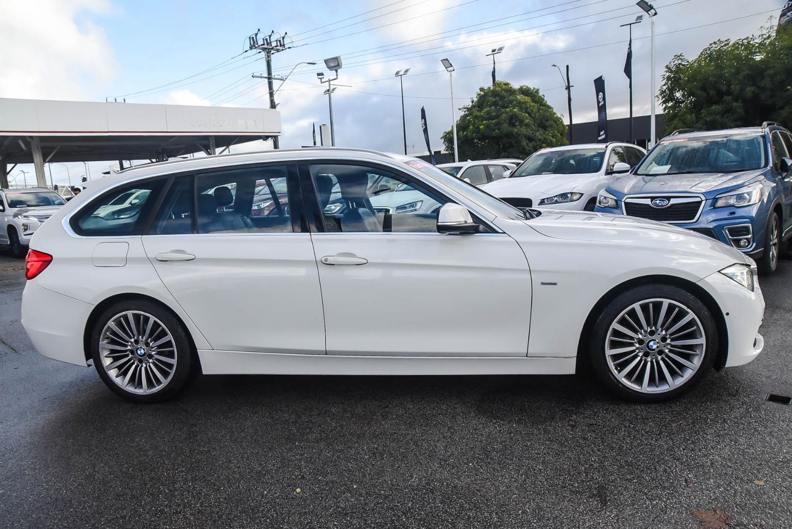 2015 BMW 3 Series 320i Sport Line in White