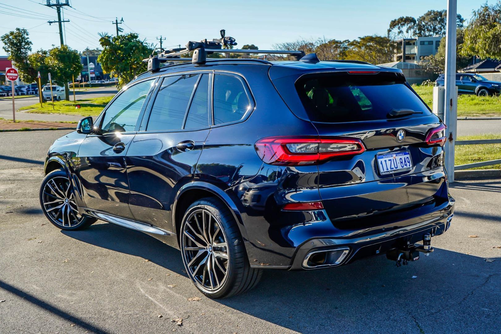 2019 BMW X5 xDrive40i M Sport in Black