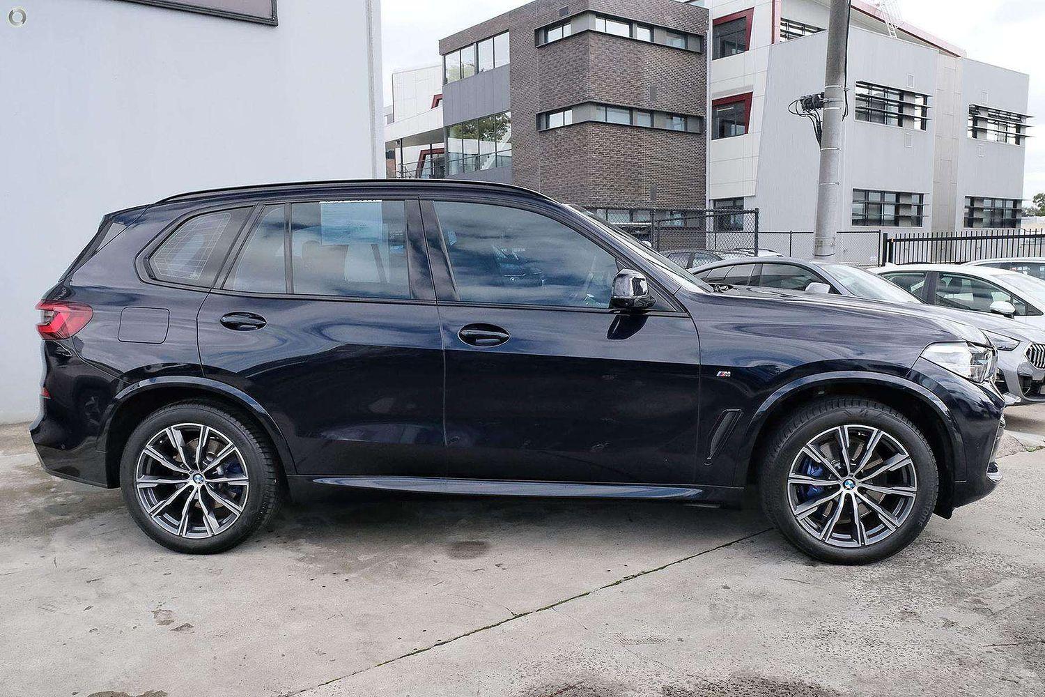 2022 BMW X5 xDrive30d M Sport in Black