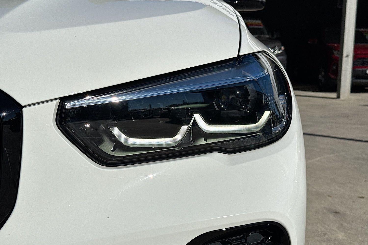 2022 BMW X5 xDrive30d M Sport in White