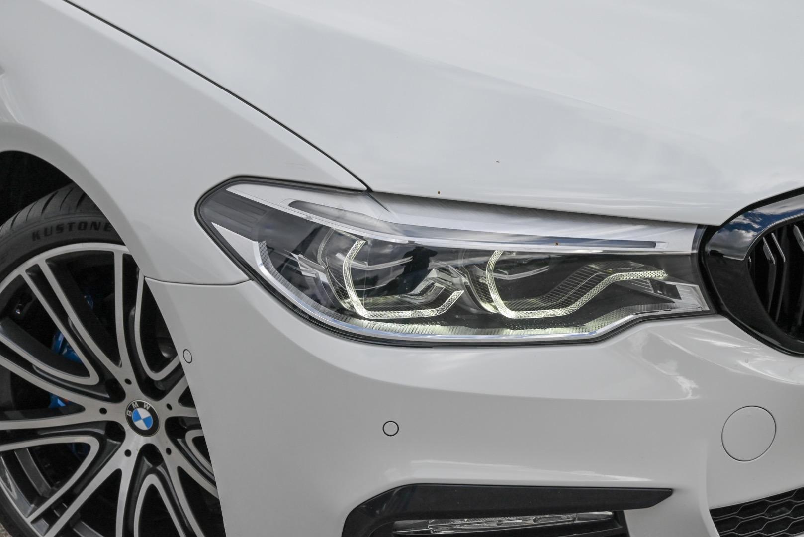 2018 BMW 5 Series 530i Luxury Line in White