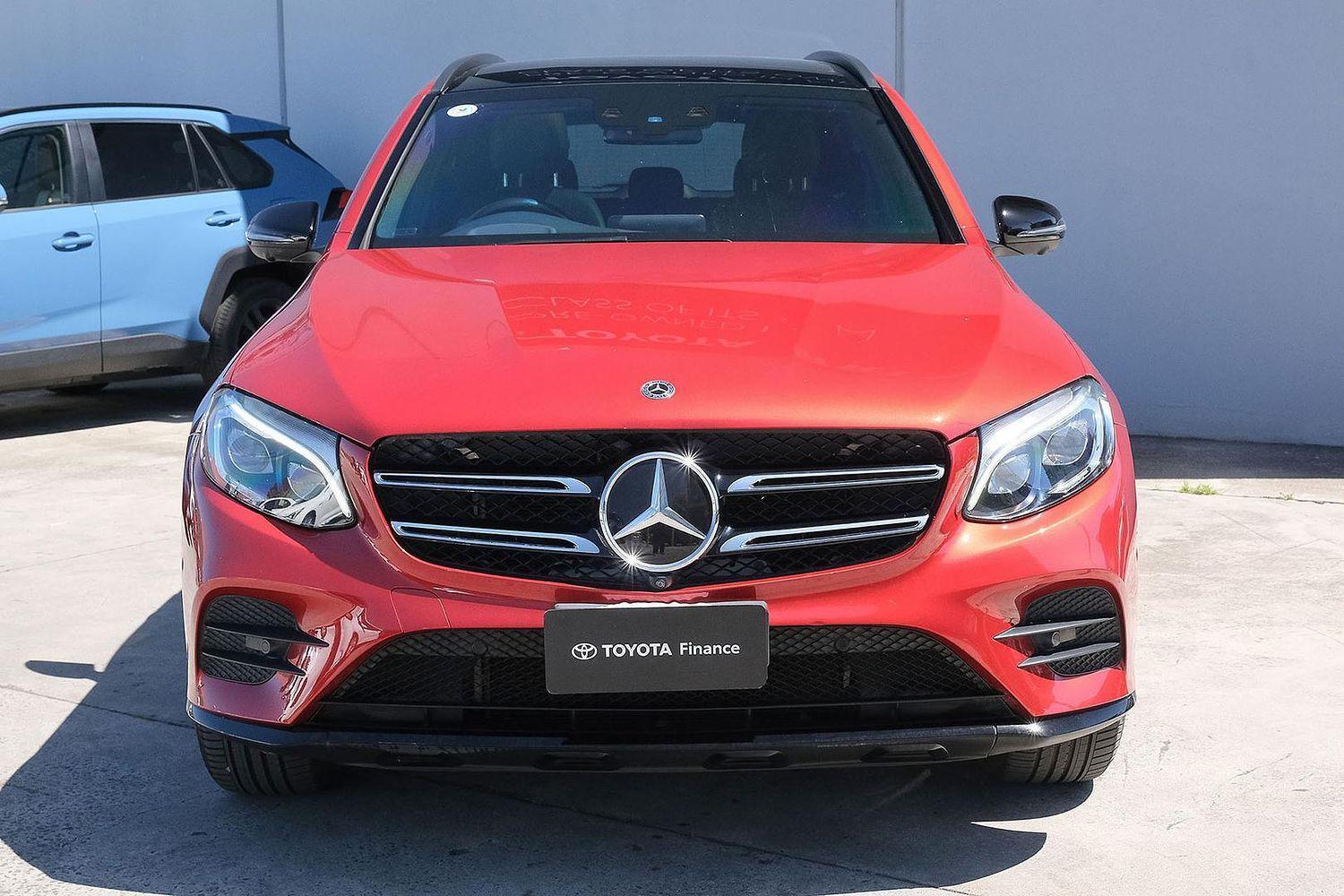 2019 Mercedes-Benz GLC-Class GLC300 in Red