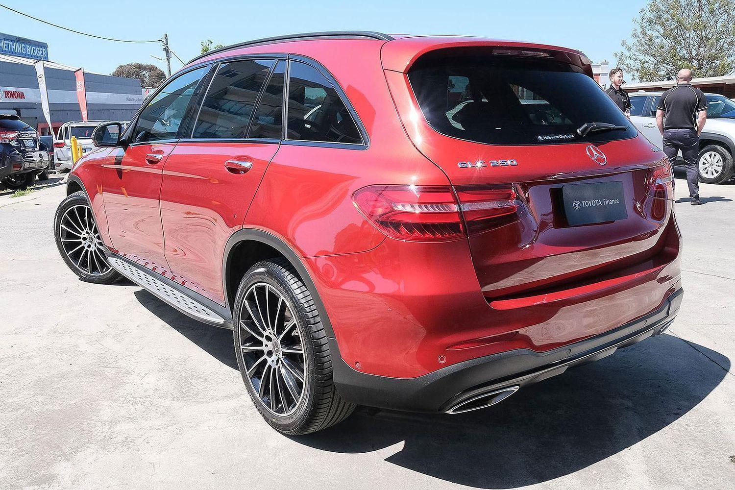 2019 Mercedes-Benz GLC-Class GLC300 in Red