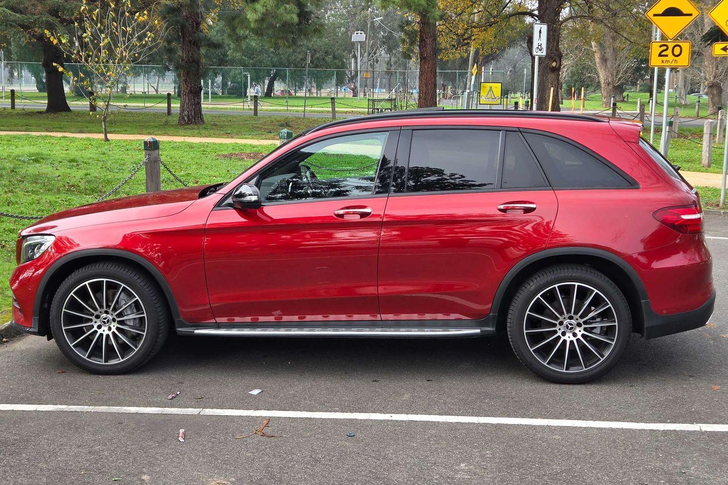 2019 Mercedes-Benz GLC-Class GLC300 in Red