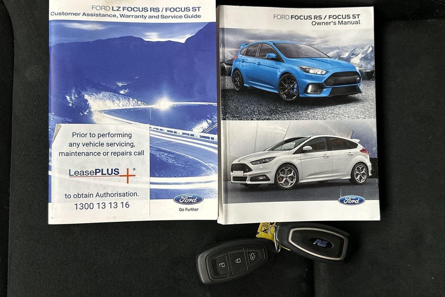 2016 Ford Focus RS in Grey