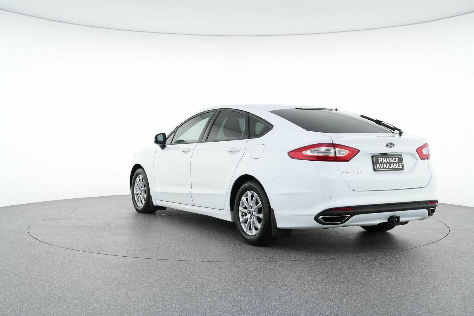 2016 Ford Mondeo Ambiente in White