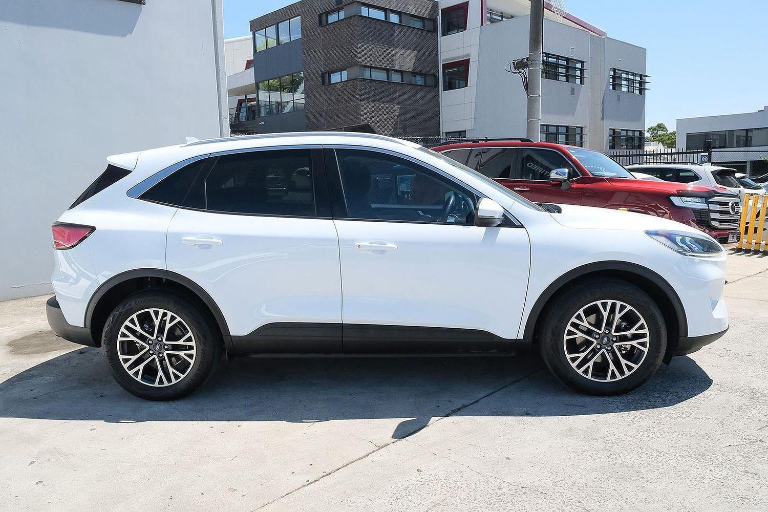 2021 Ford Escape Base in Oxford White