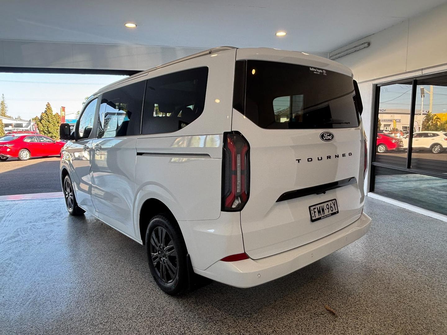 2025 Ford Tourneo Titanium X in White