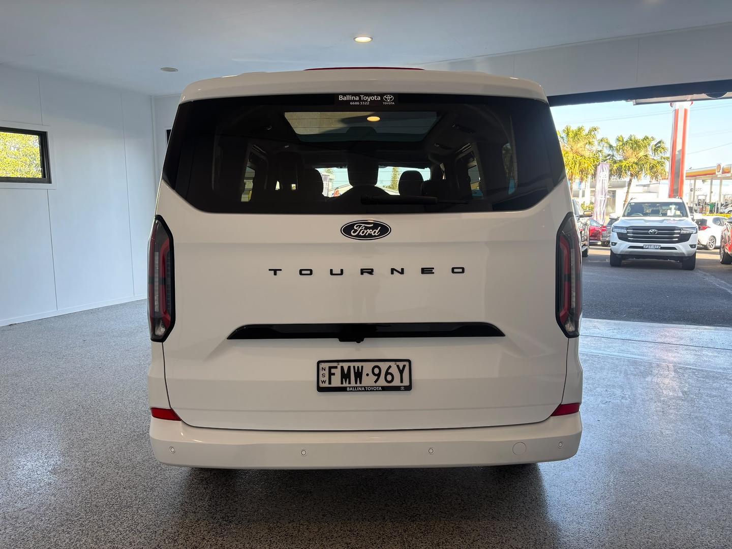 2025 Ford Tourneo Titanium X in White