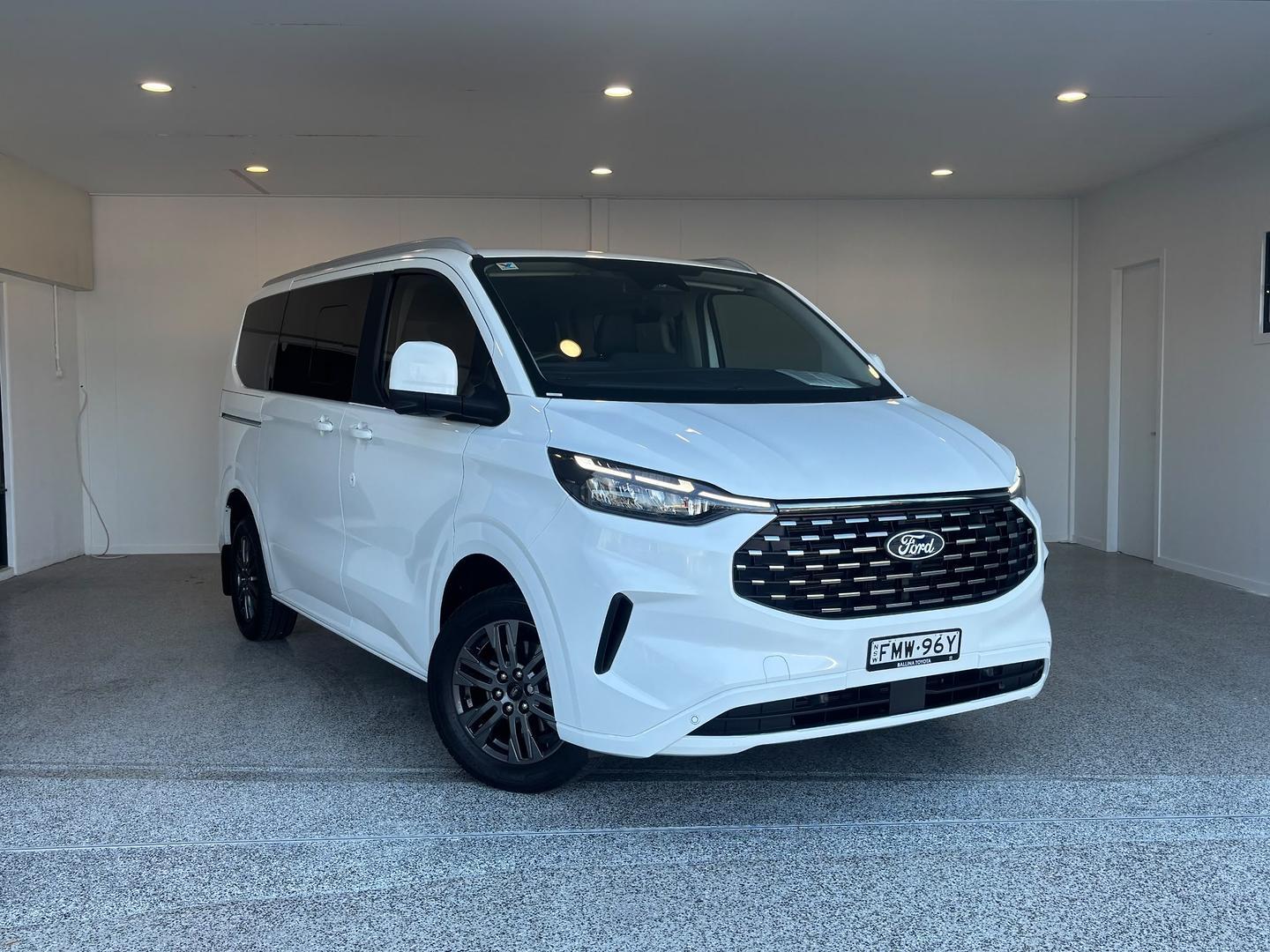 2025 Ford Tourneo Titanium X in White